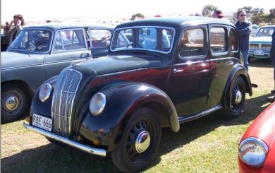 David and Coral Westley's 1948 Morris 8